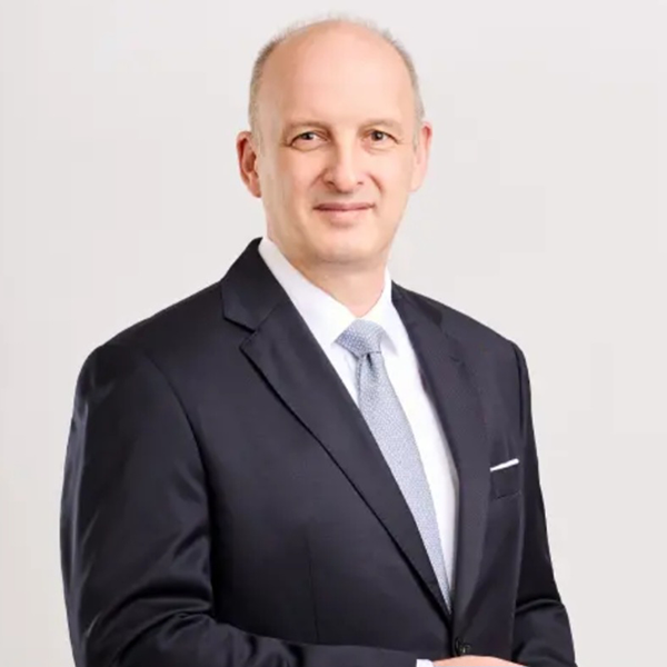 د. بيتر تشيفر